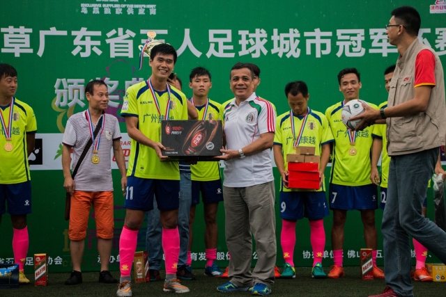 雄鹿重建之路：告别字母哥后的艰难赛季